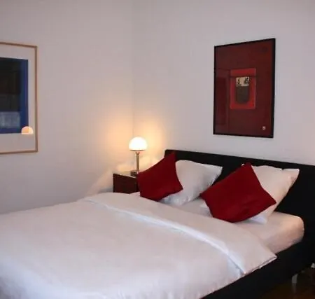 Charming Flat, Near - Fb9 *